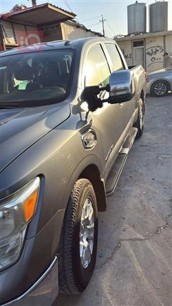 Nissan Titan